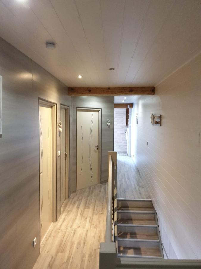 Au Petit Bonheur Bed and Breakfast Saint-Martin-du-Frene Buitenkant foto