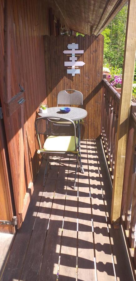 Au Petit Bonheur Bed and Breakfast Saint-Martin-du-Frene Buitenkant foto