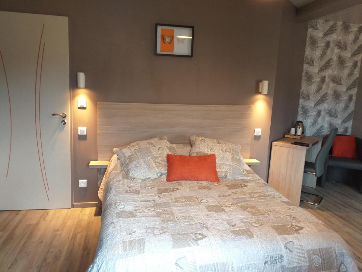 Au Petit Bonheur Bed and Breakfast Saint-Martin-du-Frene Buitenkant foto