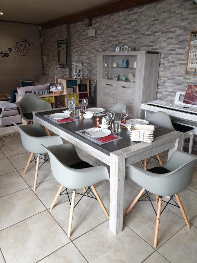 Au Petit Bonheur Bed and Breakfast Saint-Martin-du-Frene Buitenkant foto
