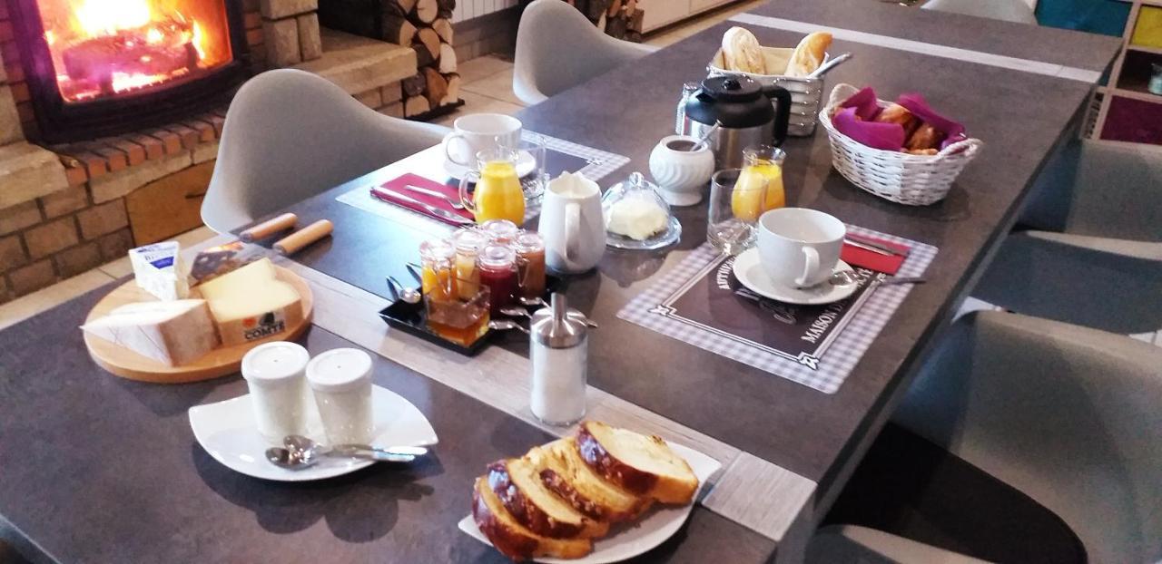 Au Petit Bonheur Bed and Breakfast Saint-Martin-du-Frene Buitenkant foto