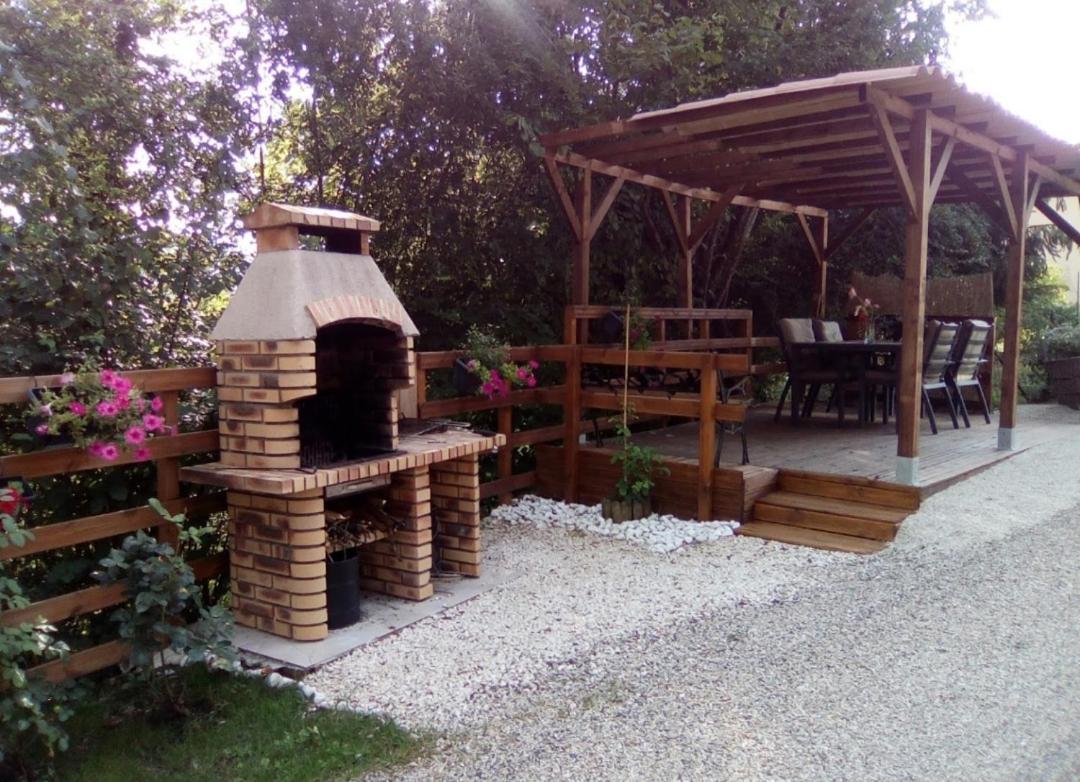 Au Petit Bonheur Bed and Breakfast Saint-Martin-du-Frene Buitenkant foto